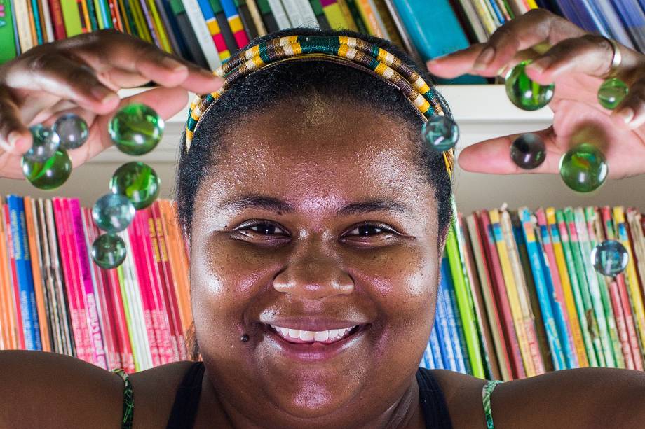 Cristiane Pereira de Souza Francisco na Escola Estadual Antonio de Oliveira Bueno Filho, em Araraquara – SP Cristiane Pereira de Souza Francisco na Escola Estadual Antonio de Oliveira Bueno Filho, em Araraquara – SP