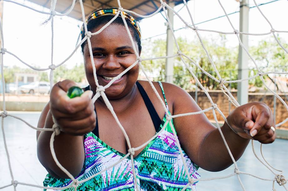 Cristiane Pereira de Souza Francisco na Escola Estadual Antonio de Oliveira Bueno Filho, em Araraquara – SP Cristiane Pereira de Souza Francisco na Escola Estadual Antonio de Oliveira Bueno Filho, em Araraquara – SP