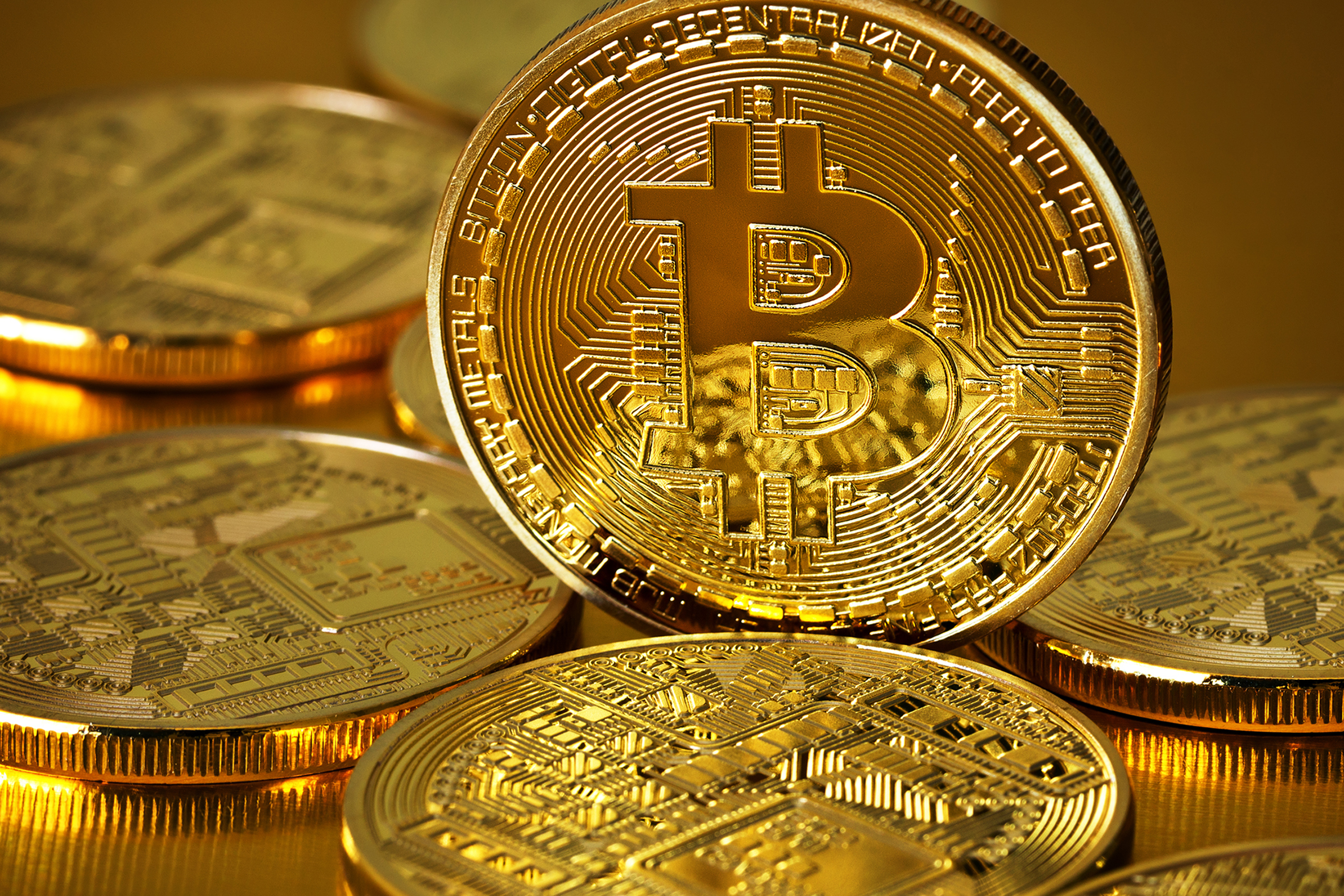como investir em moedas bitcoin negociação ou investimento de criptomoeda