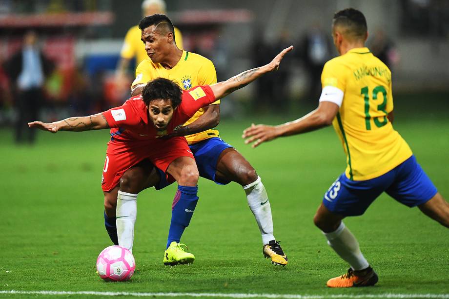 Valdivia do Chile durante partida contra o Brasil, válida pela última rodada da Eliminatórias da Copa do Mundo Russia 2018, realizada no Allianz Parque no bairro da barra funda, zona oeste da capital - 10/10/2017