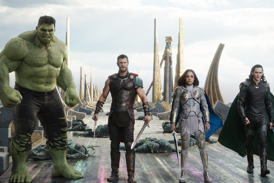 Thor: Ragnarok  Tom Hiddleston e Chris Hemsworth falam sobre o que esperar  do filme