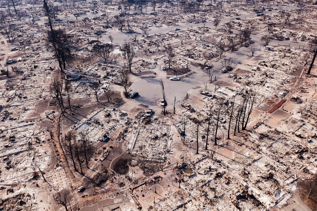 Incêndios florestais se espalharam por vários condados da Califórnia e deixou um rastro de destruição e milhares de construções devastadas - 12/10/2017