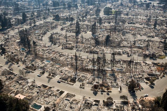 Incêndios florestais se espalharam por vários condados da Califórnia e deixou um rastro de destruição e milhares de construções devastadas - 12/10/2017 Incêndios florestais se espalharam por vários condados da Califórnia e deixou um rastro de destruição e milhares de construções devastadas - 12/10/2017