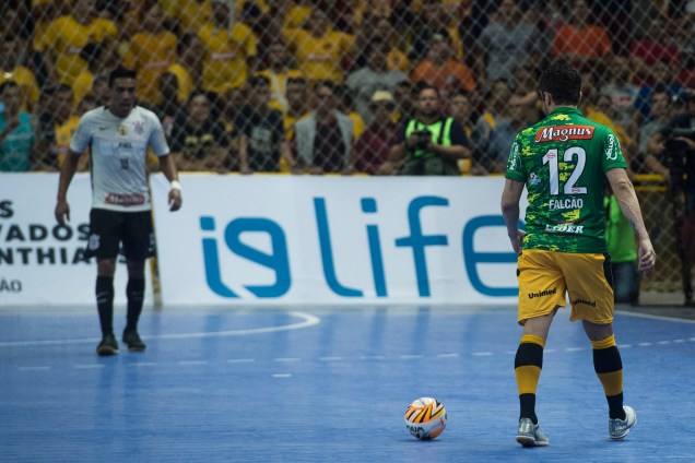 Além de ala, Falcão atuou também como goleiro-linha na final da Liga paulista de futsal