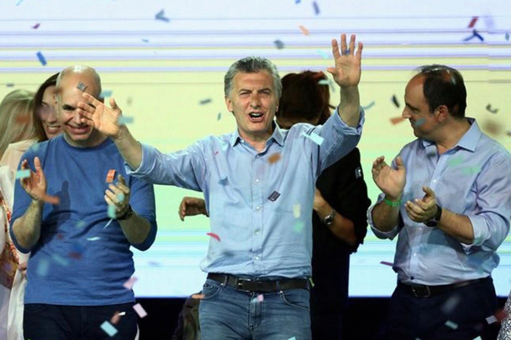 Presidente da Argentina, Mauricio Macri, comemora resultado de eleição parlamentar na sede da campanha, em Buenos Aires