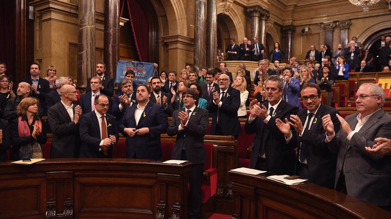 Parlamento da Catalunha declara independência da Espanha