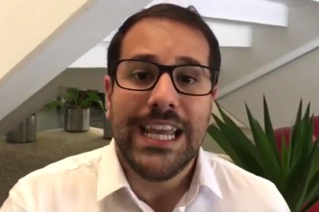 Apresentador da Jovem Pan xinga apoiadores de Bolsonaro