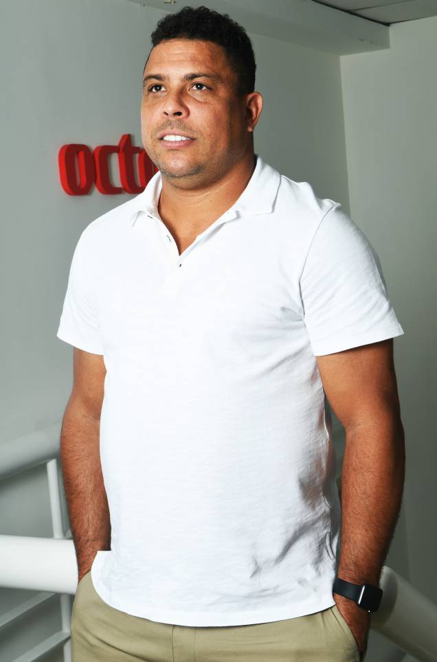 Ronaldo Luís Nazário de Lima, conhecido como Ronaldo Fenômeno em entrevista ao site de VEJA Ronaldo Luís Nazário de Lima, conhecido como Ronaldo Fenômeno em entrevista ao site de VEJA