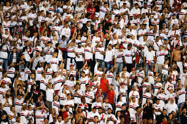 Torcida durante a partida entre São Paulo e Atlético (PR), válida pela 28ª rodada do Brasileirão no estádio do Pacaembu - 14/10/2017