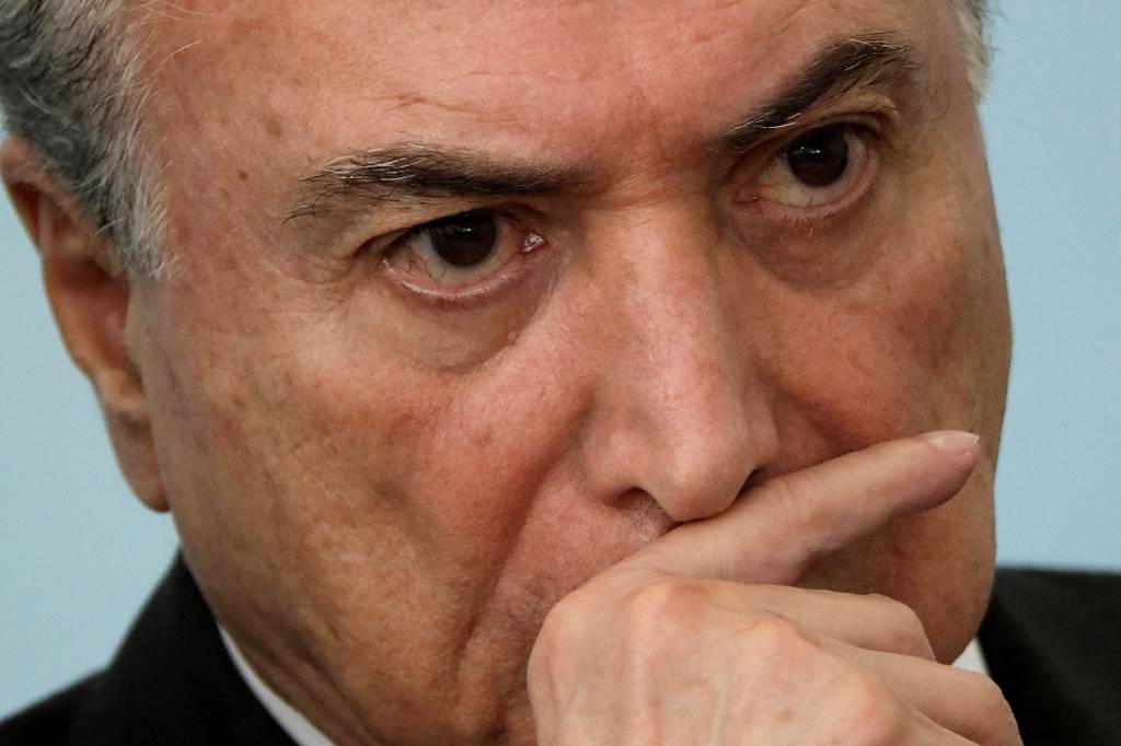 Rejeição de denúncia contra Temer nas manchetes de 11/10/17