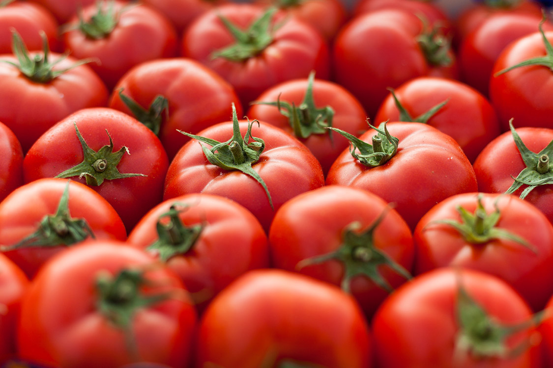 Consumidora encontra tomate por R$ 10 o quilo e se revolta: 'Absurdo' | VEJA