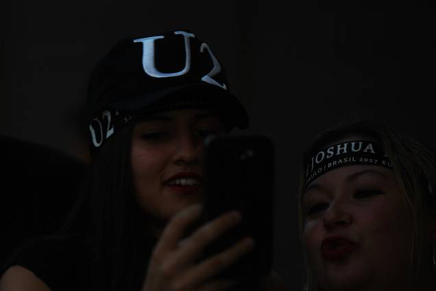 Fãs da banda U2 durante o show em comemoração aos 30 anos do lançamento do CD "The Joshua Tree", no Estádio do Morumbi, em São Paulo (SP) - 19/10/2017 Fãs da banda U2 durante o show em comemoração aos 30 anos do lançamento do CD "The Joshua Tree", no Estádio do Morumbi, em São Paulo (SP) - 19/10/2017