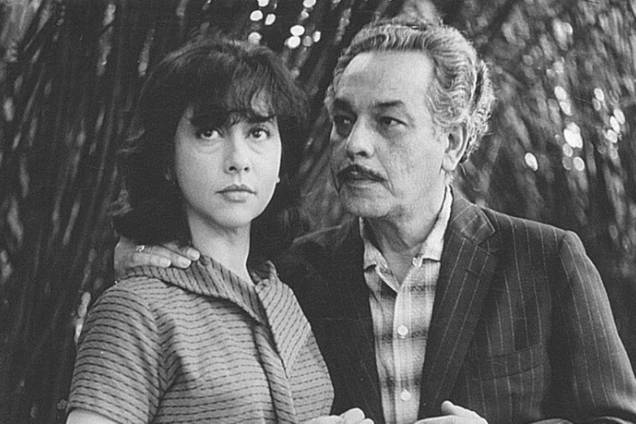 A atriz Fernanda Montenegro e o ator Paulo Gracindo em cena de 'A Falecida', de 1965