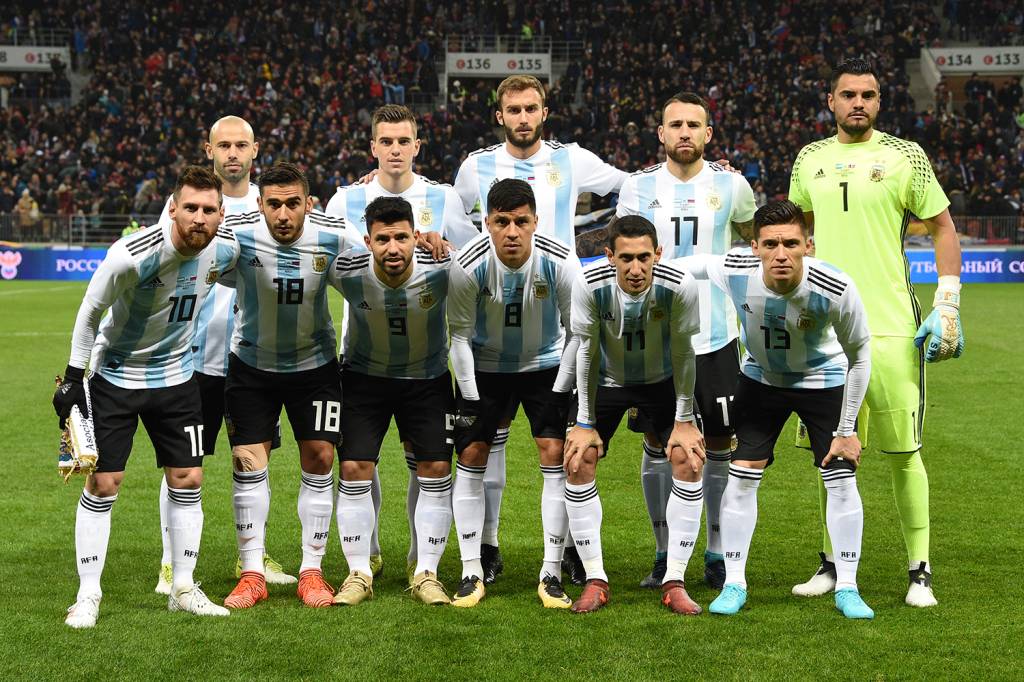 MOSCOW, RUSSIA - NOVEMBER 11: Players of Argentina pose for the team photo prior to an international friendly match between Russia and Argentina at Luzhniki Stadium on November 11, 2017 in Moscow, Russia. (Photo by Epsilon/Getty Images)