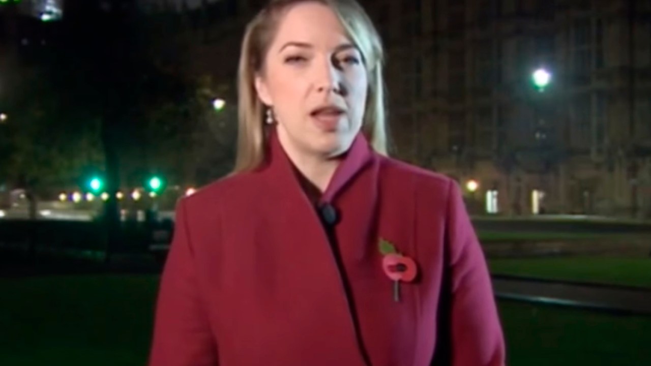 Repórter Emma Vardy, que foi surpreendida com o 'gemidão do Whatsapp' durante uma transmissão ao vivo da BBC