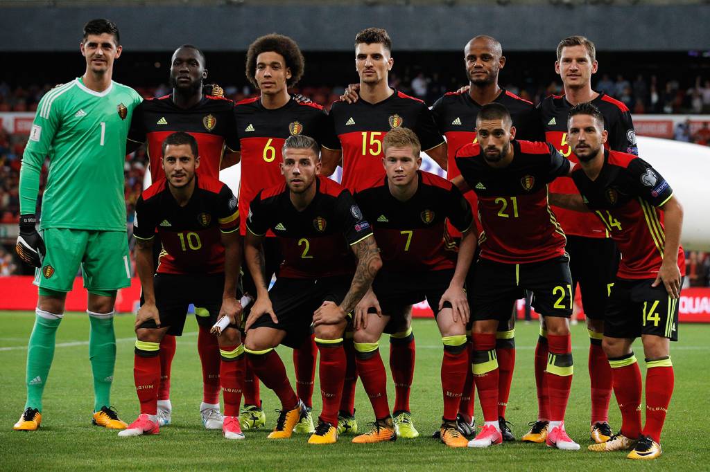 BRUSSELS, BELGIUM - AUGUST 31: The team of Belgium line up during the FIFA 2018 World Cup Qualifier between Belgium and Gibraltar at Stade Maurice Dufrasne on August 31, 2017 in Liege, Belgium. (Photo by Dean Mouhtaropoulos/Getty Images)