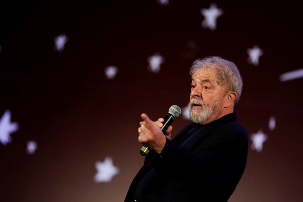 O ex-presidente Lula discursa durante o Congresso Nacional do PCdoB, realizado em Brasília (DF) - 19/11/2017