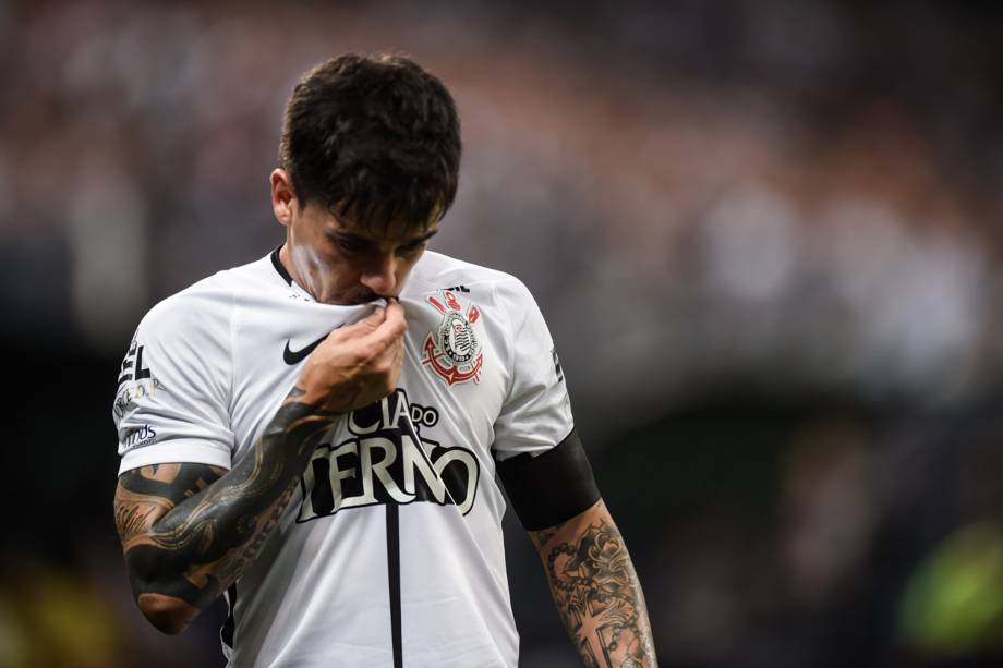 Fagner, do Corinthians, durante partida contra o Fluminense, pela 35ª rodada do Campeonato Brasileiro, no Itaquerão