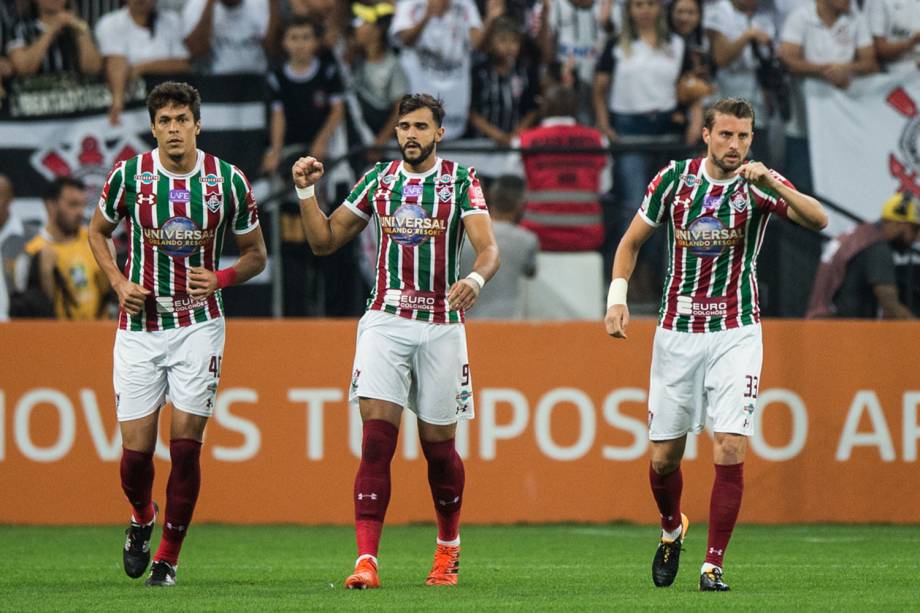 Jogadores do Fluminense comemoram gol contra o Corinthians, no Itaquerão