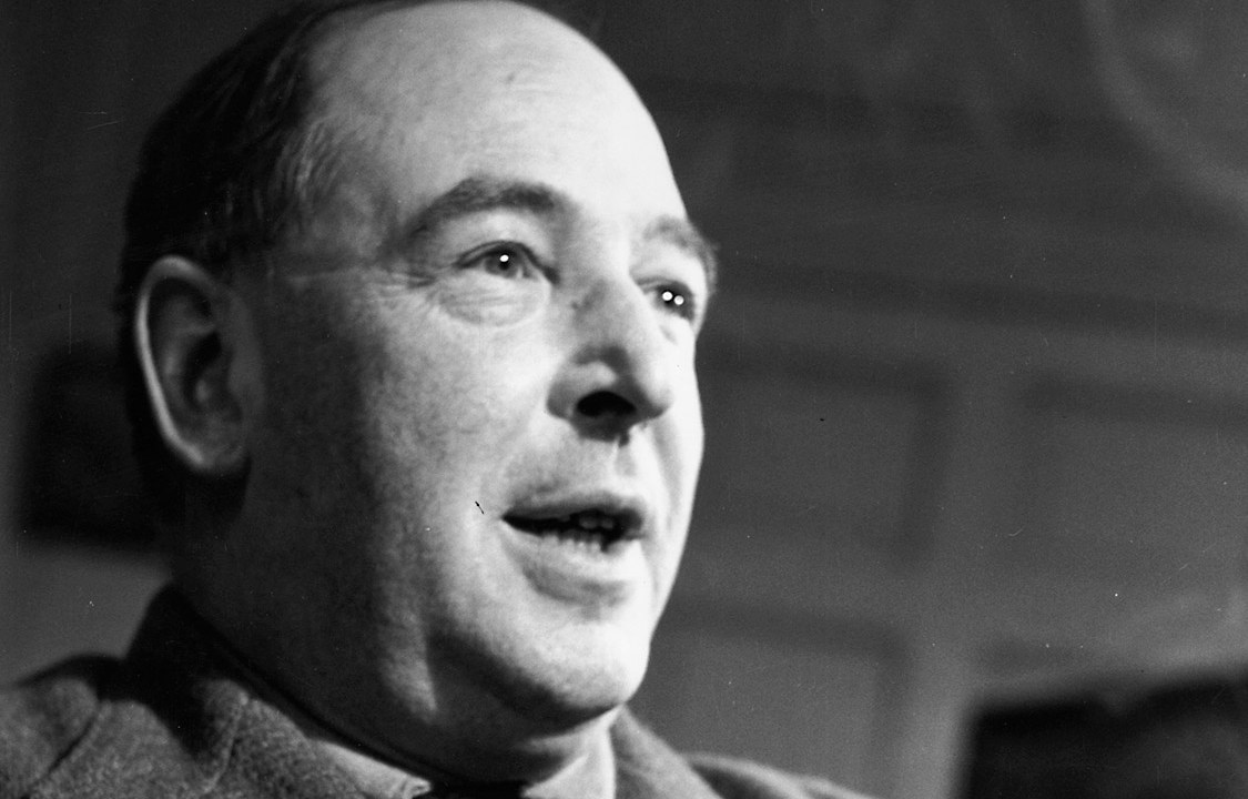 25th November 1950: British writer C S Lewis (Clive Staples Lewis, 1898 - 1963), a Fellow and Tutor of Magdalen College, Oxford. Original Publication: Picture Post - 5159 - Eternal Oxford - pub. 1950 (Photo by John Chillingworth/Picture Post/Getty Images)