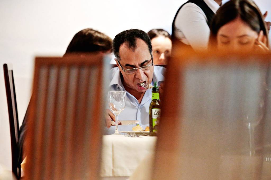 12h35 No almoço, bacalhau à lagareiro