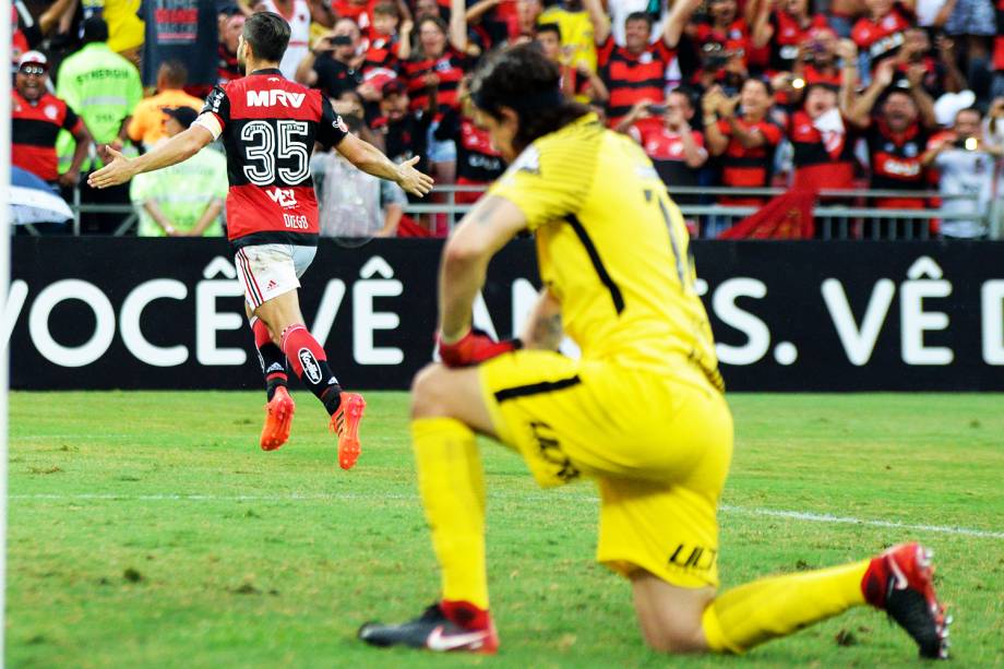 Diego, jogador do Flamengo, comemora gol durante partida contra o Corinthians - 19/11/2017