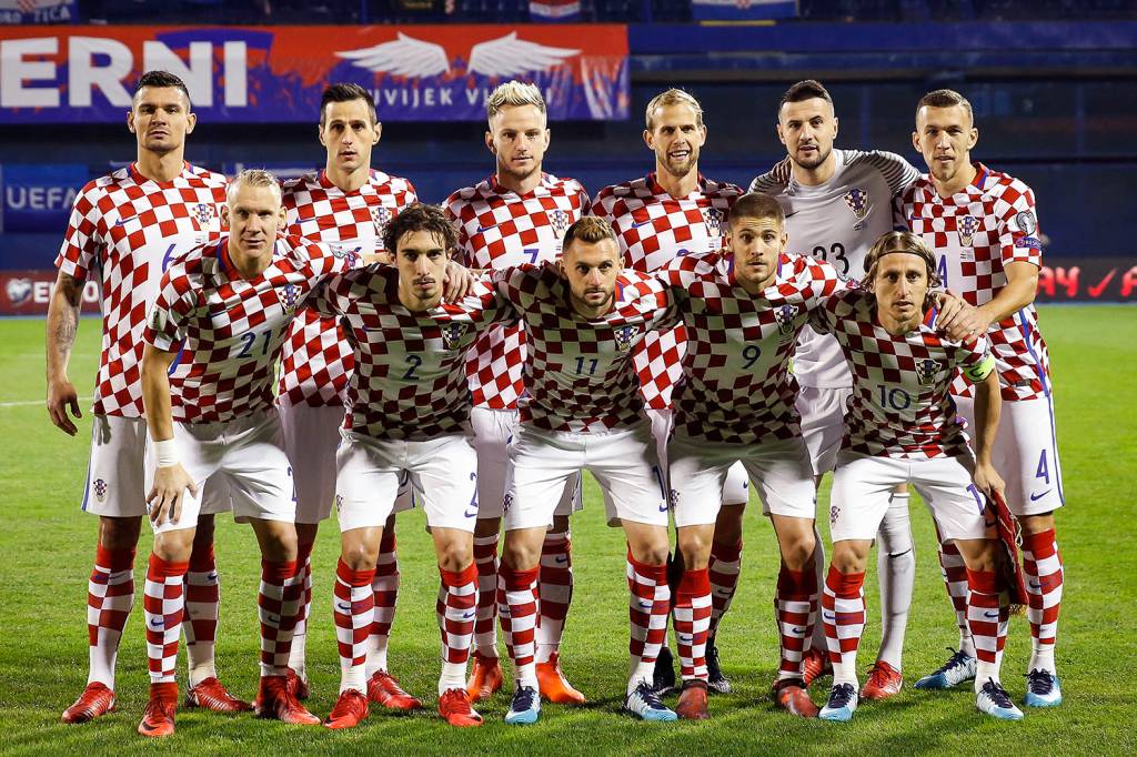 ZAGREB, CROATIA - NOVEMBER 09: Players of Croatia national team pose for the photo prior to the FIFA 2018 World Cup Qualifier Play-Off: First Leg between Croatia and Greece at Stadion Maksimir on November 9, 2017 in Zagreb, Croatia (Photo by Srdjan Stevanovic/Getty Images)