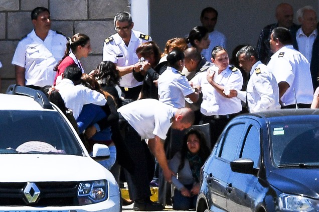 Famílias aguardam notícias do submarino San Juan, na Base Naval Argentina em Mar del Plata - 23/11/2017