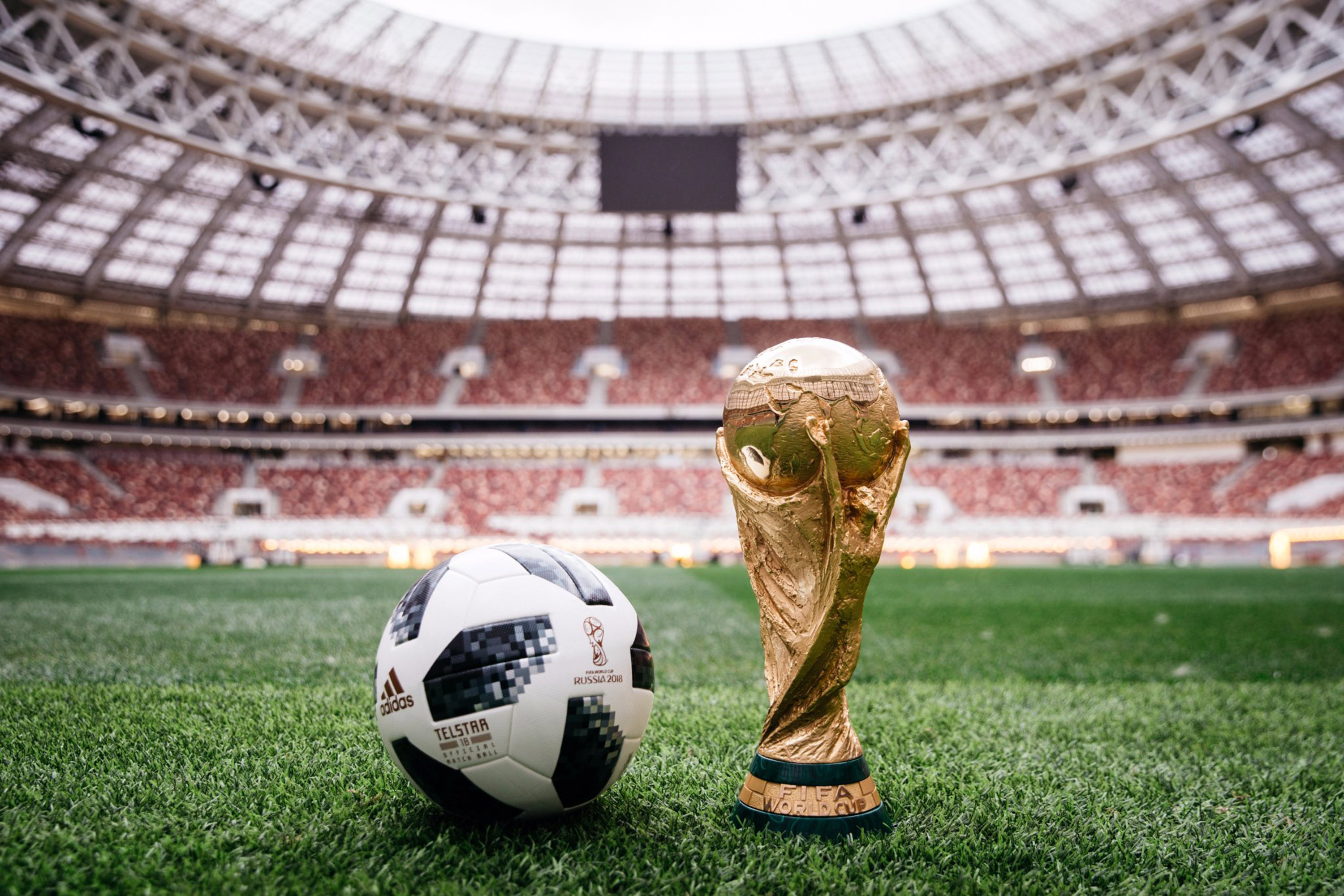 Com design retrô, Adidas apresenta bola da Copa de 2018