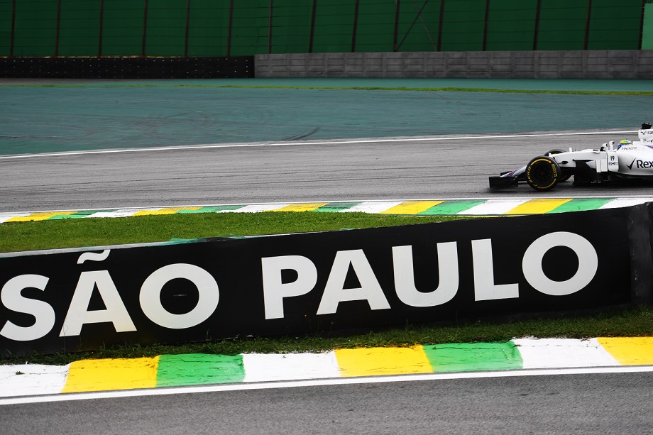 O piloto Felipe Massa, da Williams, durante primeiro dia de treino livre para o Grande Prêmio do Brasil em Interlagos - 10/11/2017