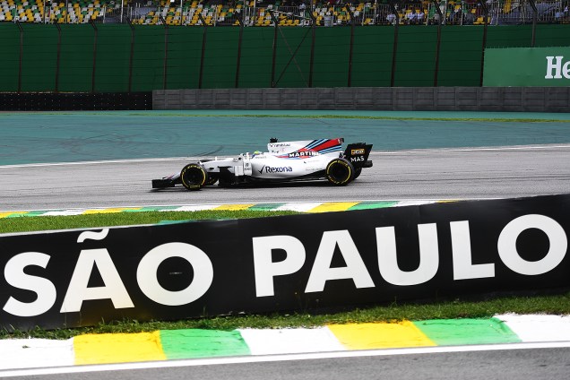 O piloto Felipe Massa, da Williams, durante primeiro dia de treino livre para o Grande Prêmio do Brasil em Interlagos - 10/11/2017