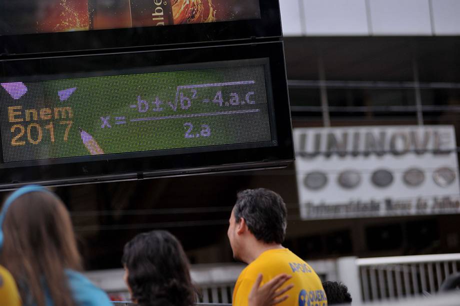 Estudantes se preparam para realização da prova do ENEM, no campus da Uninove Barra Funda, em São Paulo