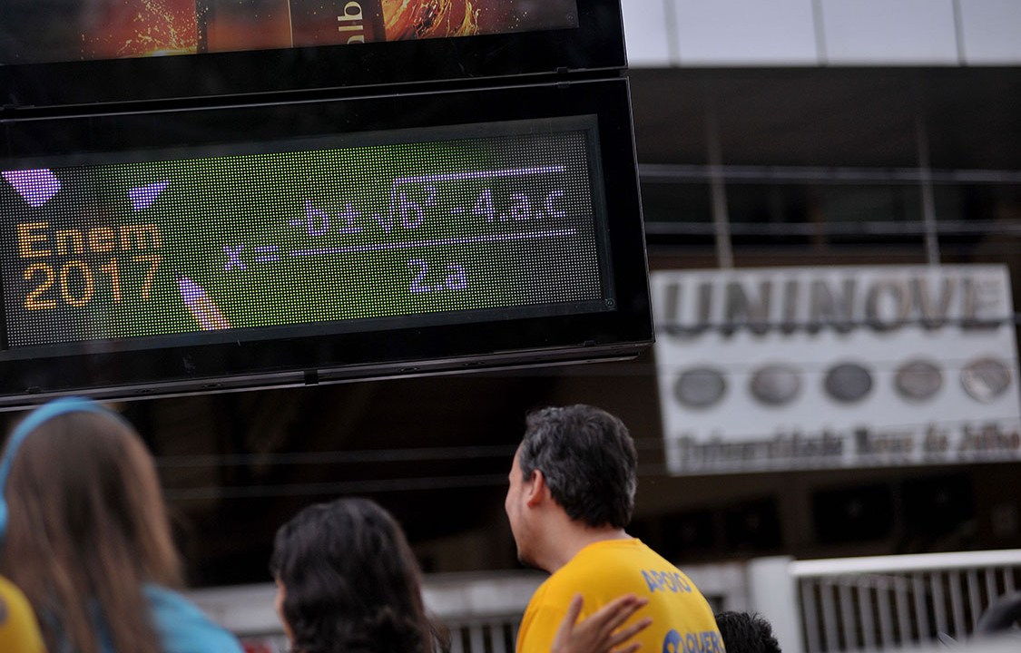 Estudantes se preparam para realização da prova do ENEM, no campus da Uninove Barra Funda, em São Paulo