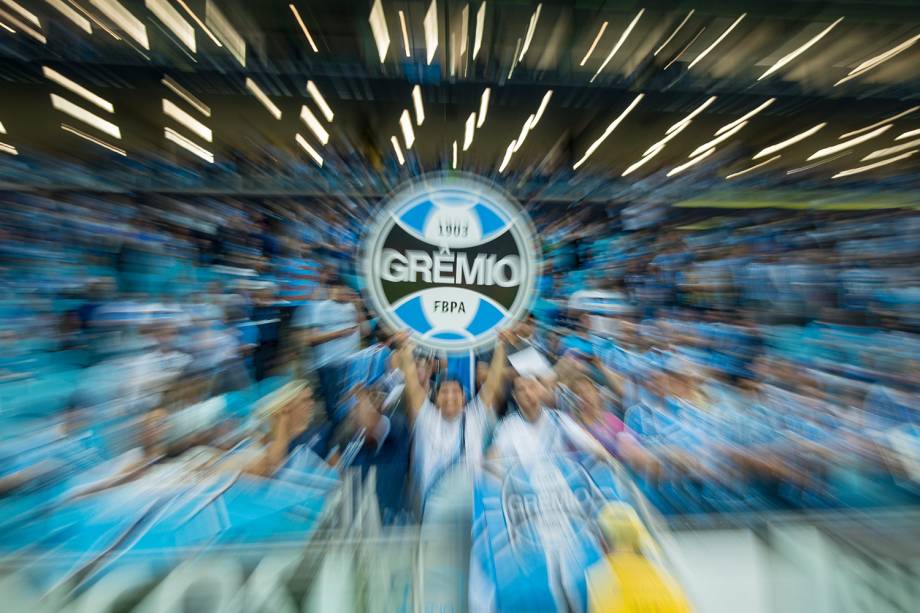 Torcedores do Grêmio lotam Arena na primeira partida da final da Libertadores contra o Lanús, em porto Alegre