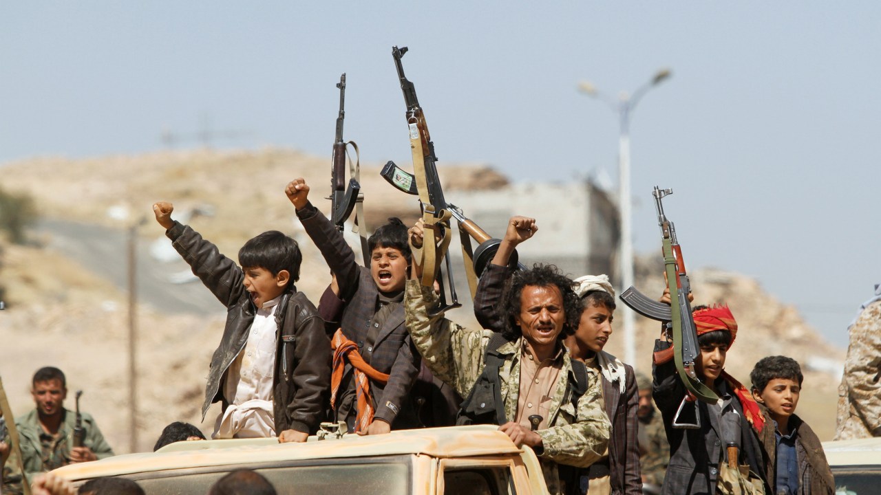 Imagens do dia - Combatentes Houthi no Iêmen