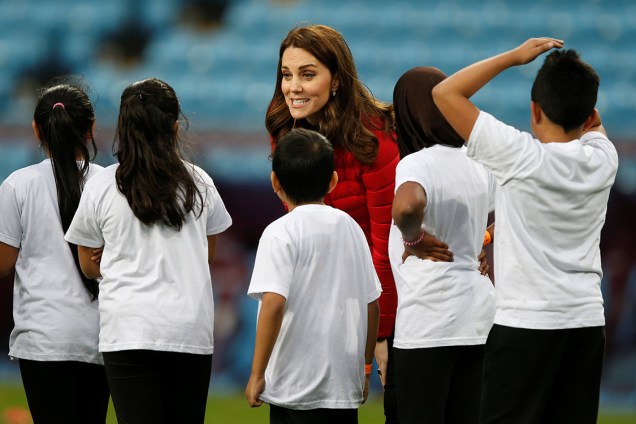 Duquesa de Cambridge, Catherine Middleton, visita escola de futebol para crianças em Birmingham, na Inglaterra - 22/11/2017