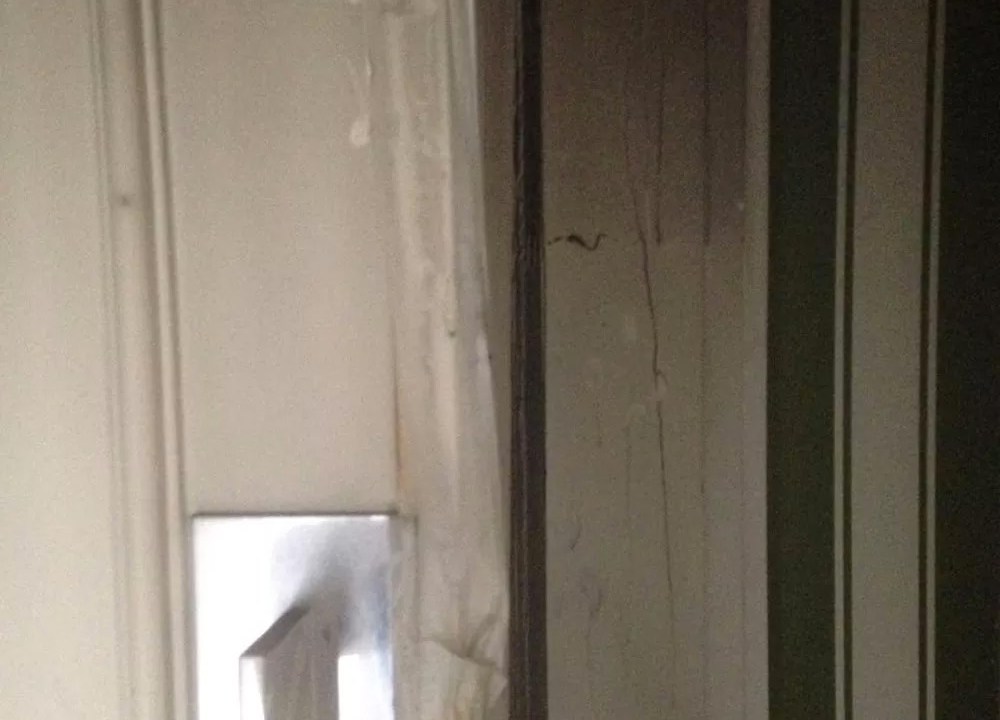 Fita adesiva impediu a saída de ar pelas portas e janelas o apartamento, segundo a polícia