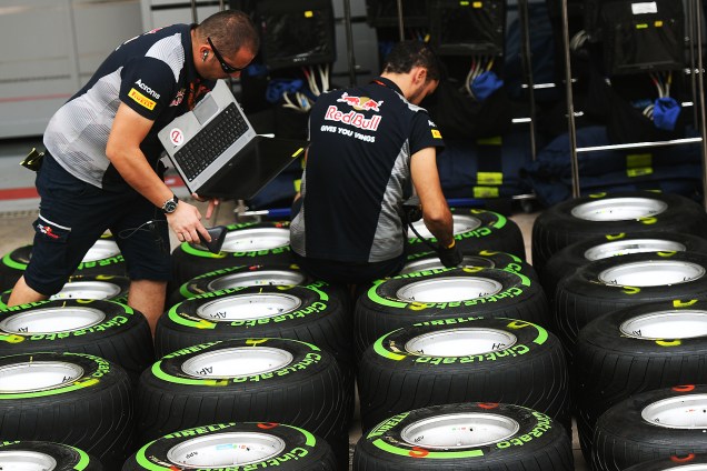 Movimentação no Autódromo de Interlagos antes do início dos treinos para o Grande Prêmio do Brasil de Fórmula 1
