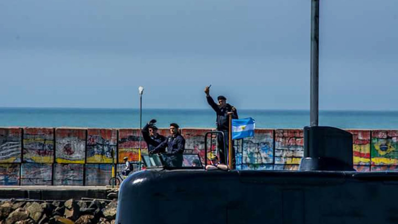 Partida do submarino ARA San Juan, que está desaparecido - 17/11/2017