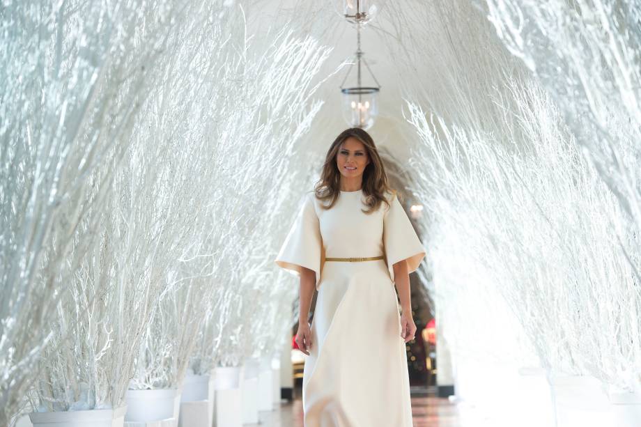 A primeira-dama dos EUA, Melania Trump durante visita às decorações de Natal na Casa Branca, em Washington