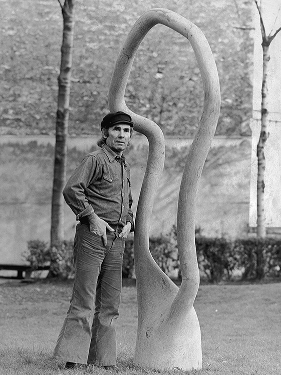 O artista plástico Frans Krajcberg 24/03/1975