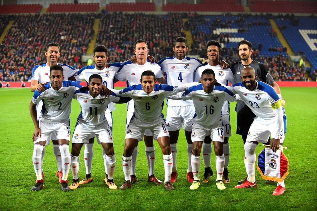 Soccer Football - International Friendly - Wales vs Panama - Cardiff City Stadium, Cardiff, Britain - November 14, 2017 Panama pose for a team group photo before the match REUTERS/Rebecca Naden