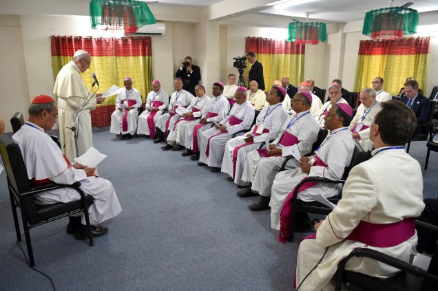 Papa Francisco se reúne com bispos de Bangladesh, em Dhaka - 01/12/2017