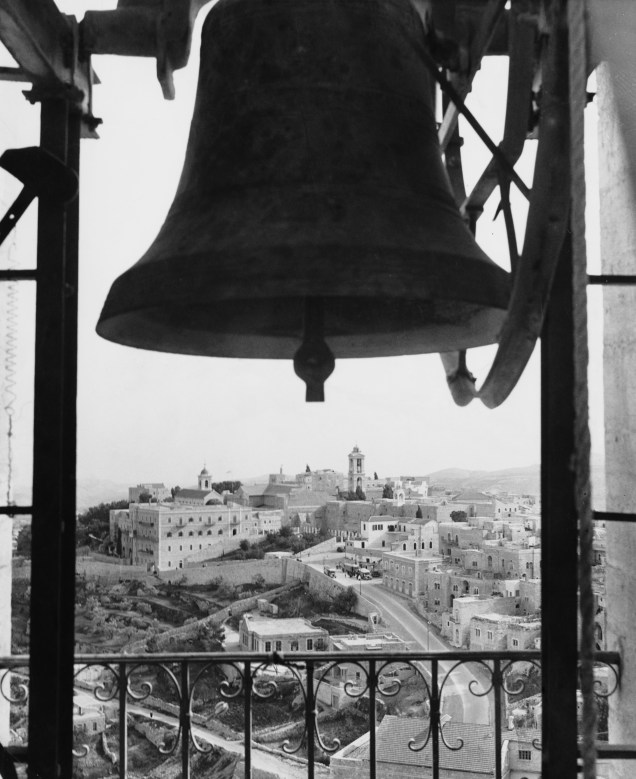 Vista de uma torre com sino em Belém, na Cisjordânia - 1938