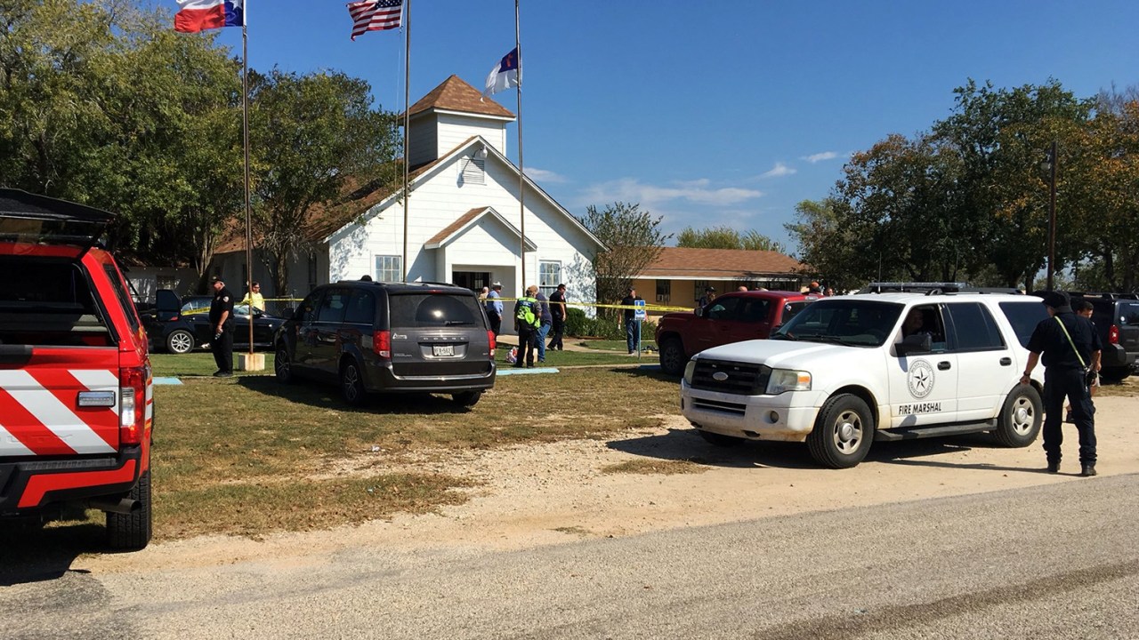 Tiroteio em igreja no Texas deixa pelo menos 20 mortos - 05/11/2017