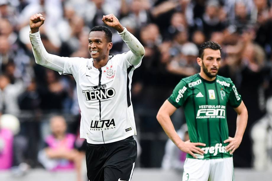 Jô comemora gol na partida entre Corinthians e Palmeiras, na Arena Corinthians na zona leste de São Paulo, válida pela 32ª rodada do Campeonato Brasileiro 2017 - 05/11/2017