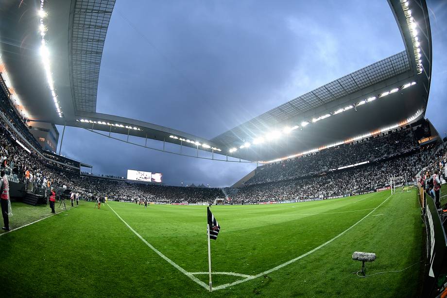 Torcida durante o jogo entre Corinthians e Palmeiras realizado no Arena Corinthians, Zona Leste de São Paulo. O Derby é válido pela 32ª rodada do Brasileirão 2017 - 05/10/2017