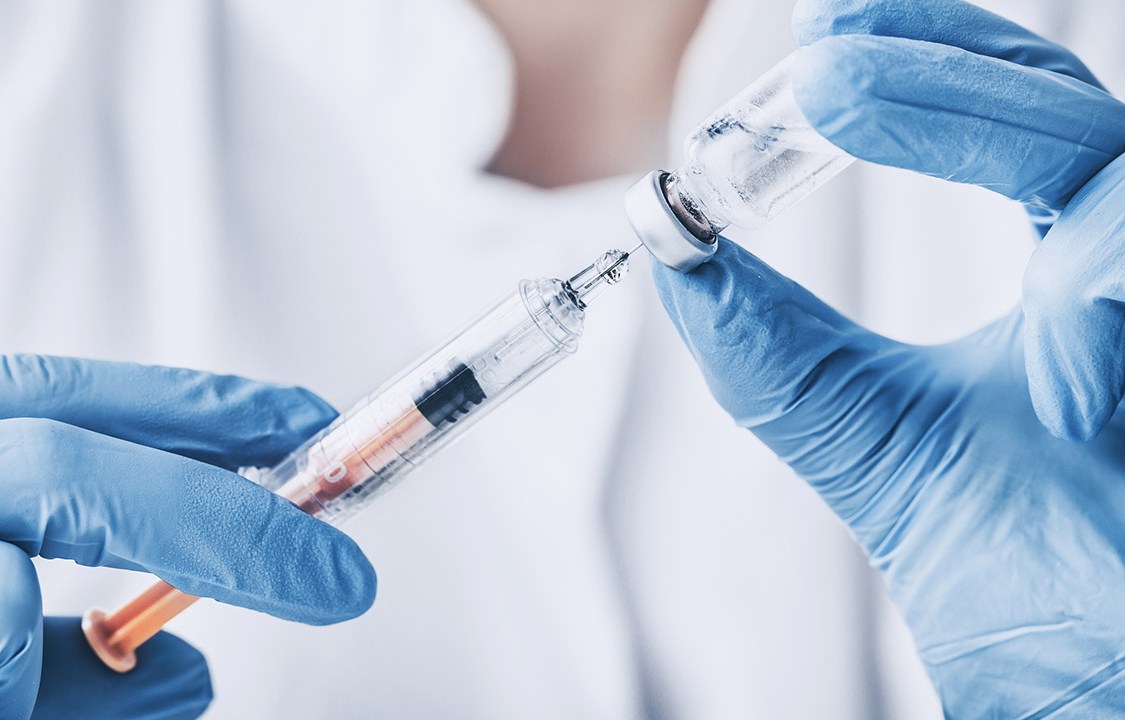 injeção vacina vacinação medicina gripe mulher