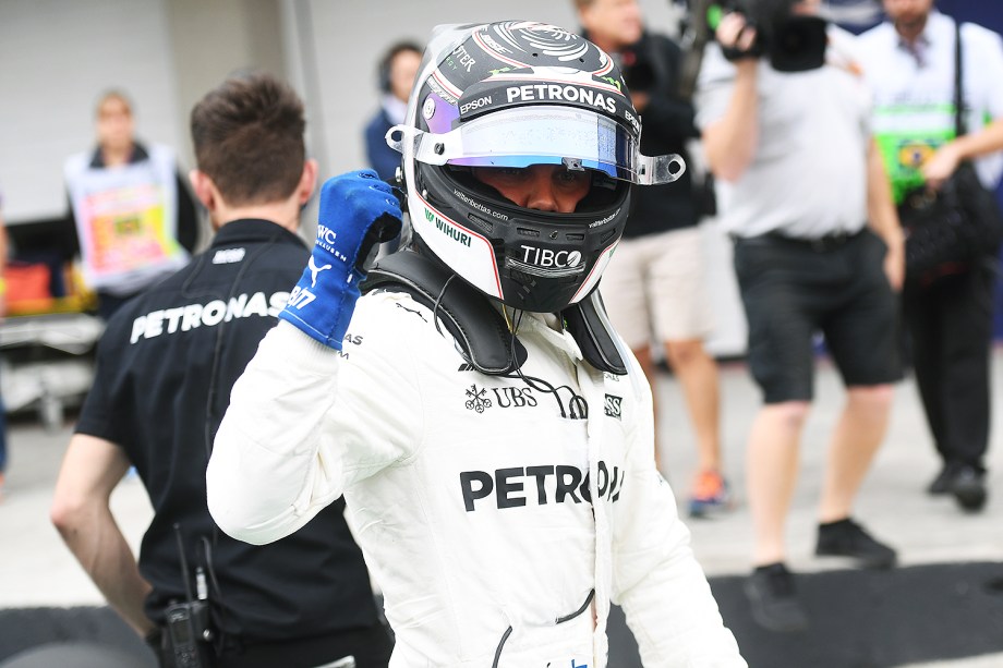 O finlandês Valtteri Bottas garante a pole position no GP do Brasil, no autódromo de Interlagos, em São Paulo