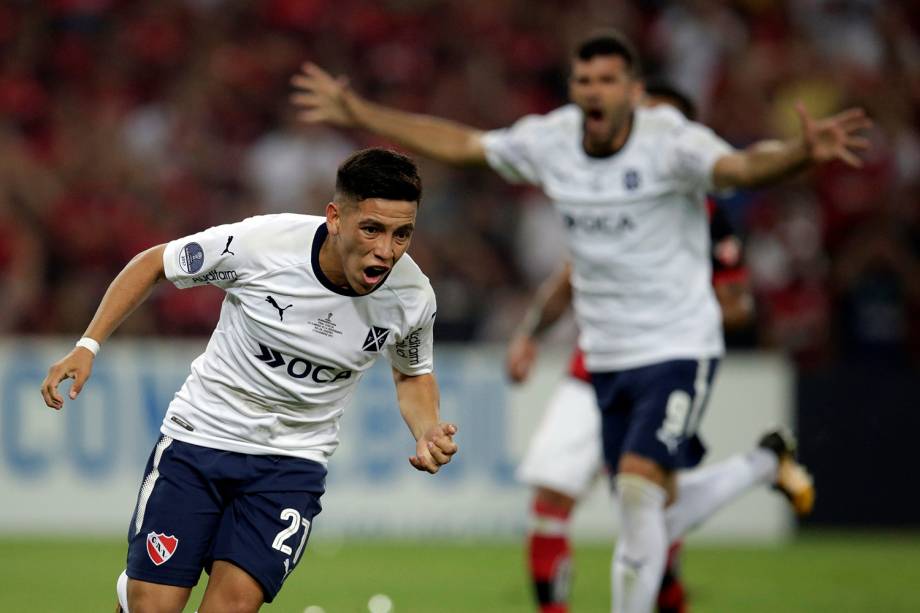 Ezequiel Barco, do Independiente, comemora gol contra o Flamengo, pela Copa Sul-Americana, no Maracanã